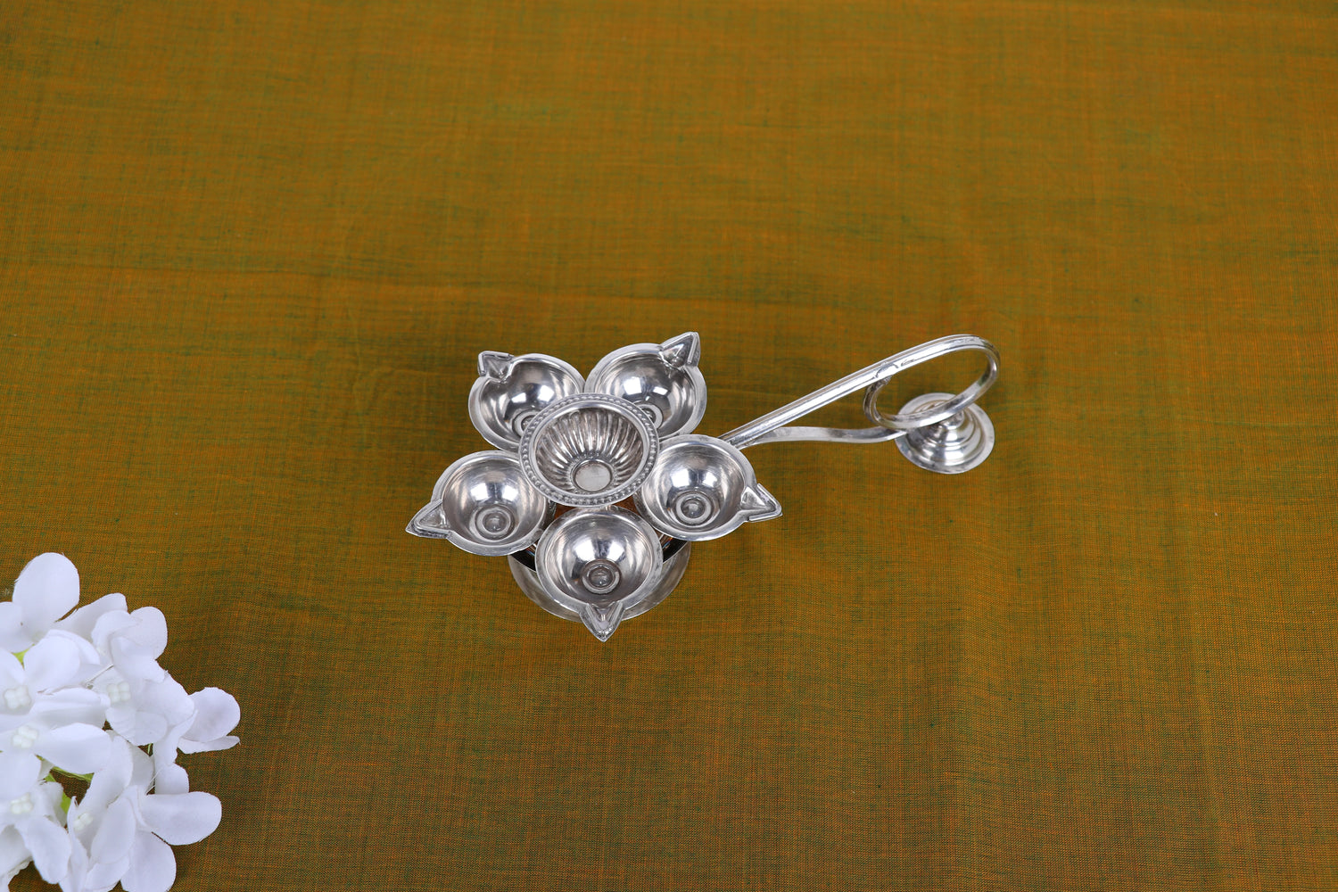 Exquisite Silver Five-Wick Pancharti Aarti Lamp – Handcrafted Ceremonial Deepak
