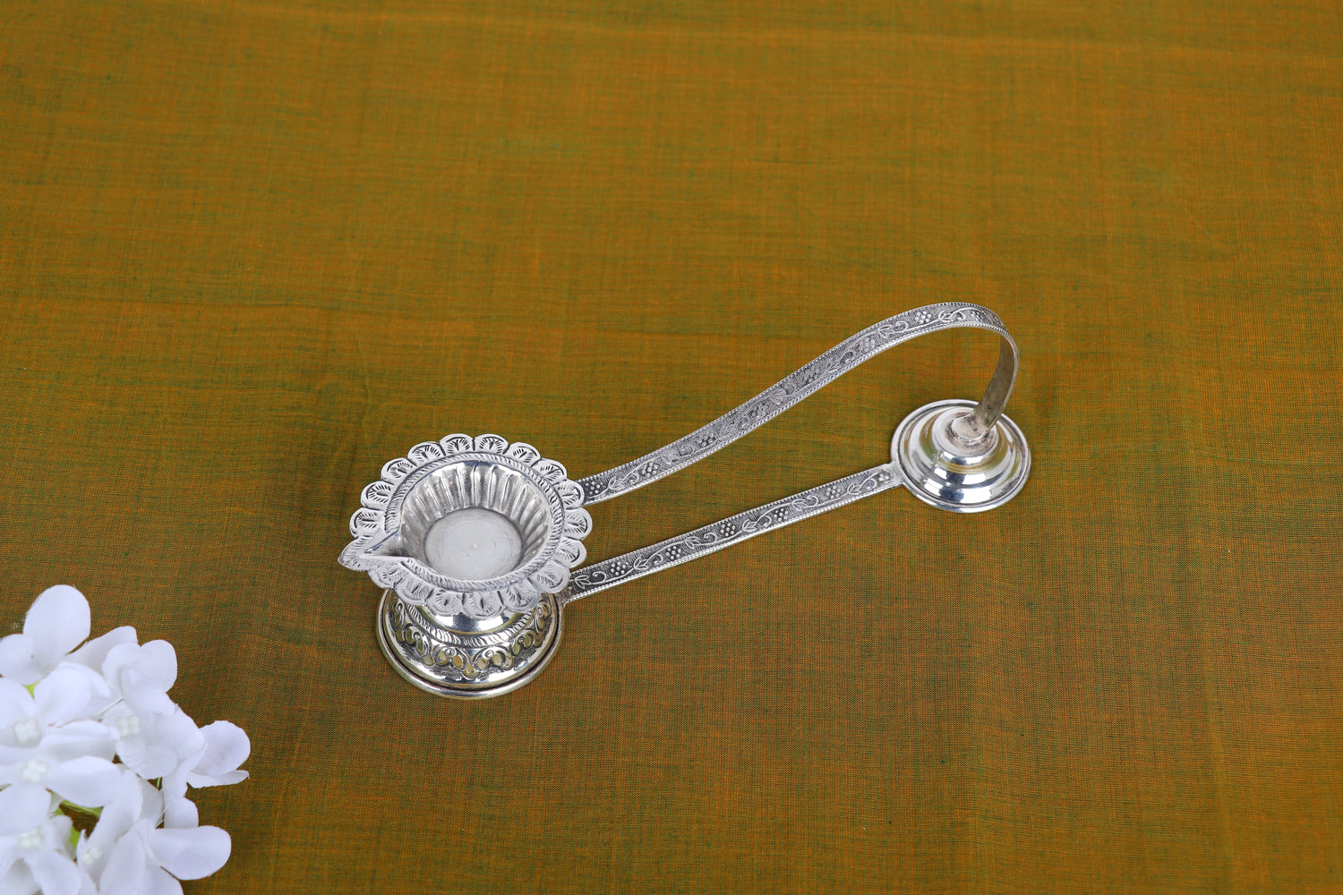 Lotus Petal Silver Aarti Diya with Handle – Handcrafted Luxury Pooja Lamp (132g)