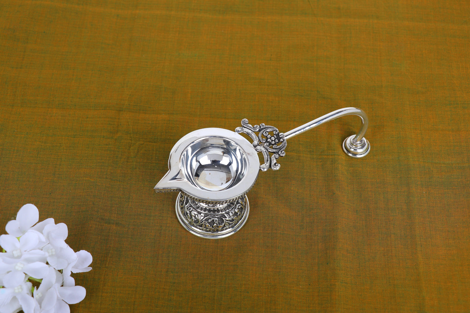 Ornate Silver Aarti Diya with Intricate Handle – Handcrafted Ceremonial Oil Lamp (157g)