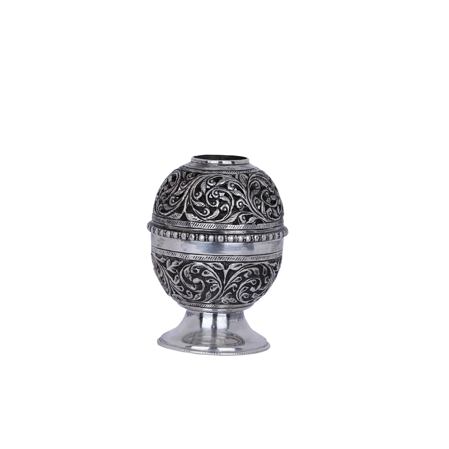 Antique Silver Akhand Diya – Ornate Nakashi Pooja Lamp (188g)