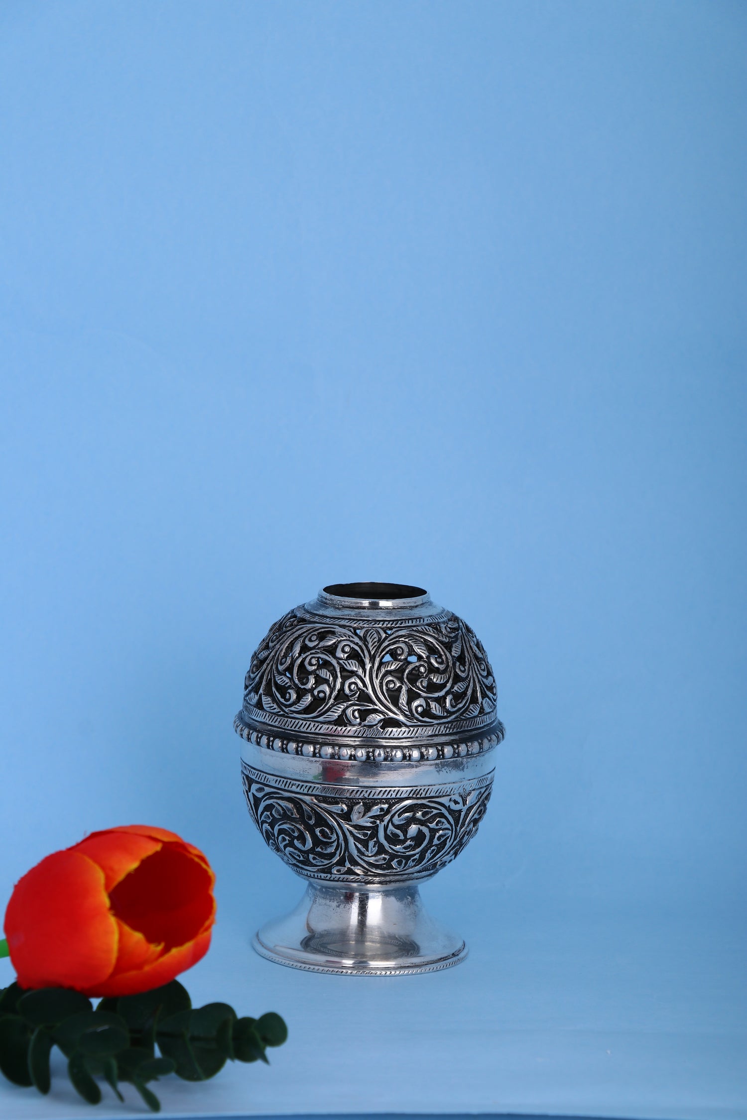 Antique Silver Akhand Diya – Ornate Nakashi Pooja Lamp (188g)