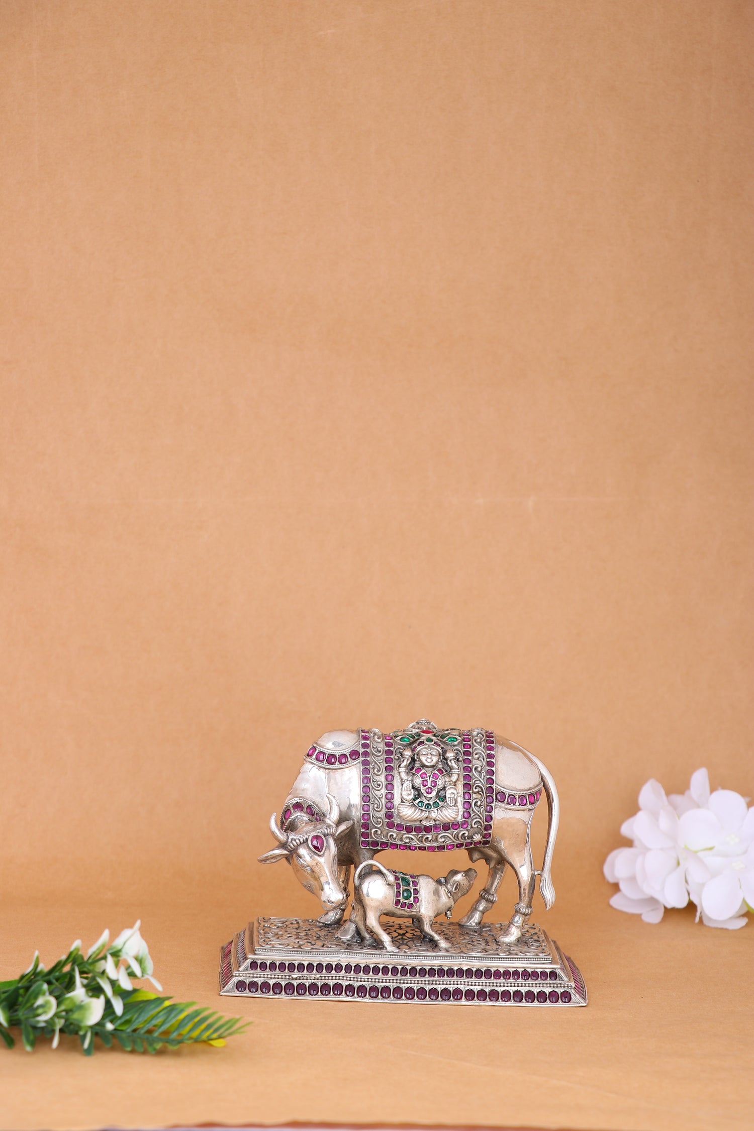 Divine Tapestry Nakashi Tulsi Kunda – Multifaceted Sacred Planter (516g, H:5.5″ W:4.5″)