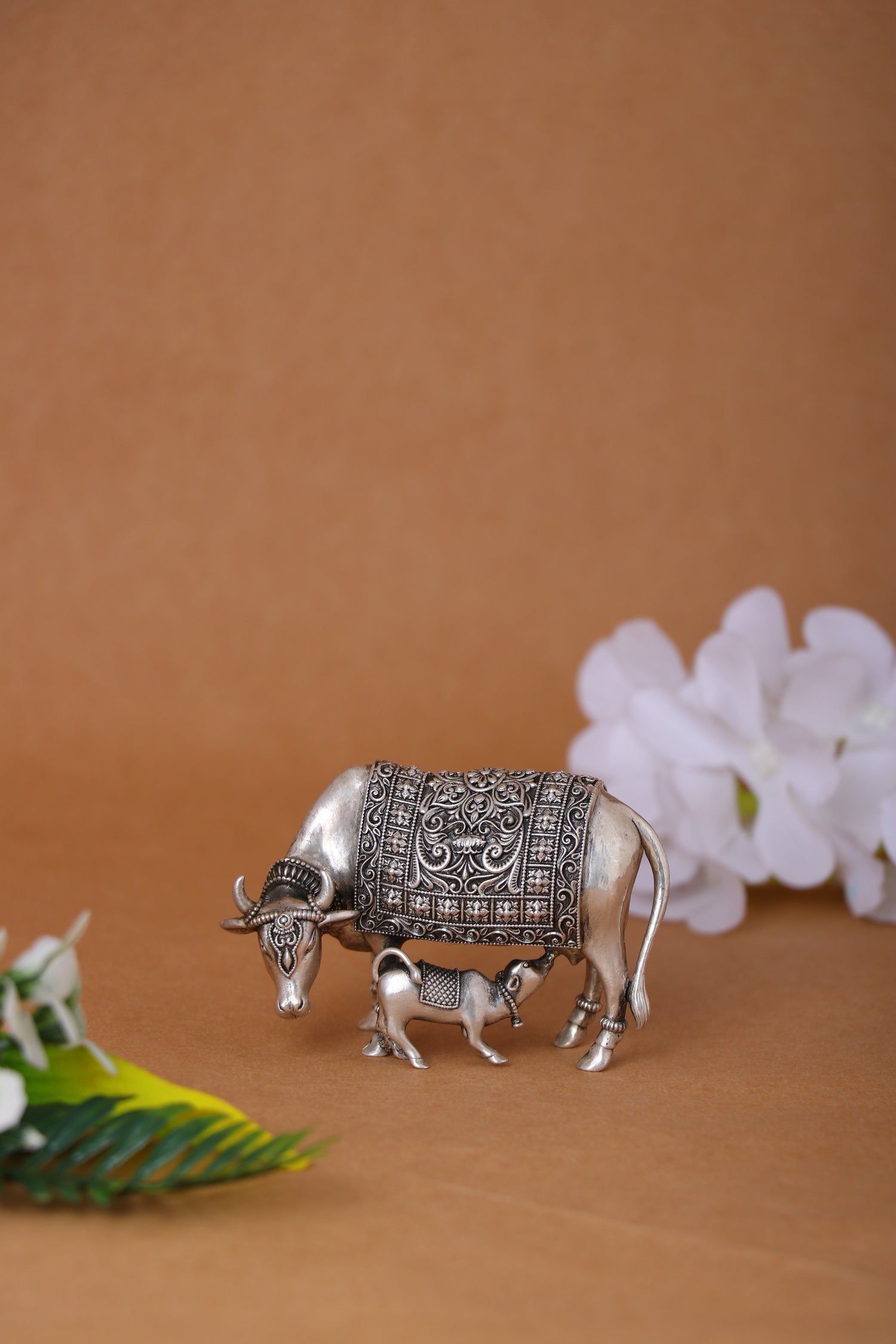 Majestic Nandi Sacred Bull Figurine – Divine Shiva Vahana Ceremonial Sculpture (89g, 1.8"x2.6")