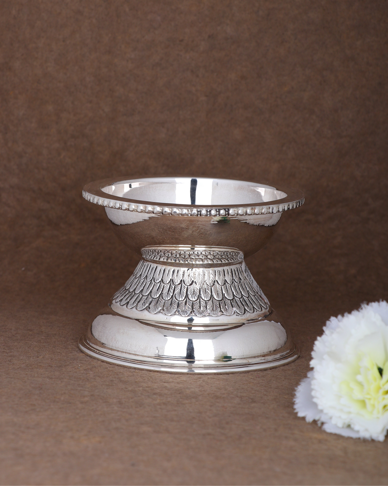 Pure 925 Silver Deepam – 285g Leaf Pattern Oil Lamp for Pooja