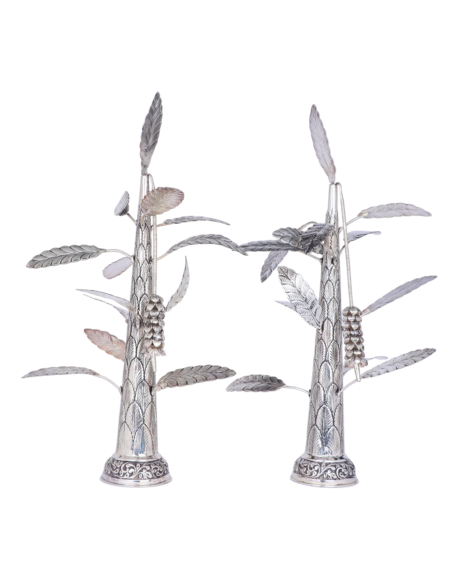 Divine Silver Banana Tree – Ritual Leaf & Bell Stand (812g, H:18″)
