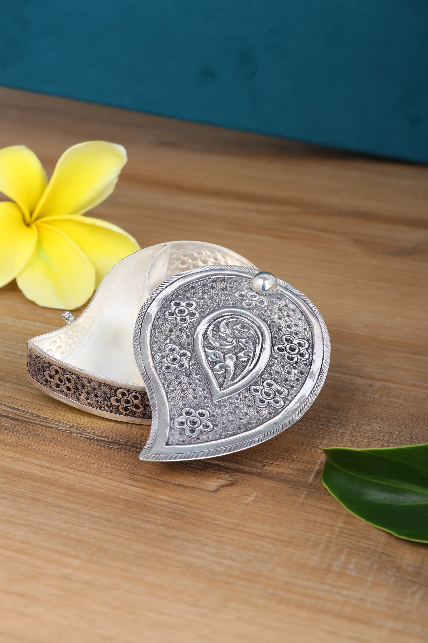 Pure 925 Silver Handcrafted Kumkum Box (Chopda) for Pooja