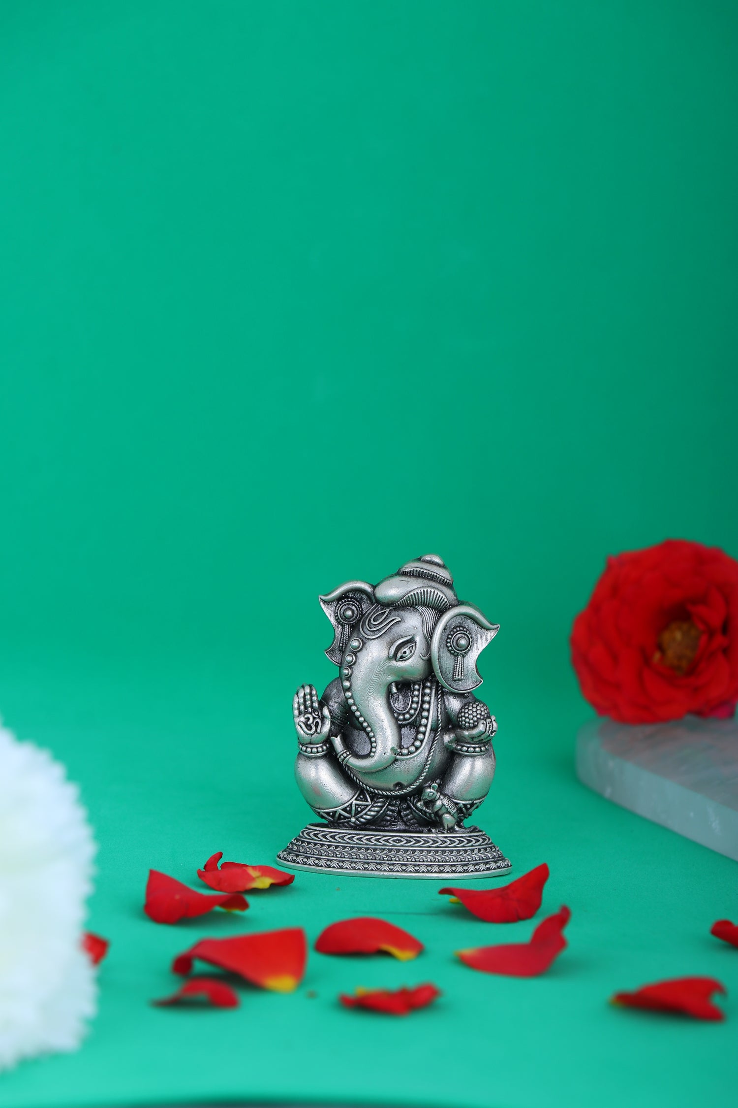 925 Pure Silver Ganesh Pooja Idol – Elegant Handcrafted Divine Decor