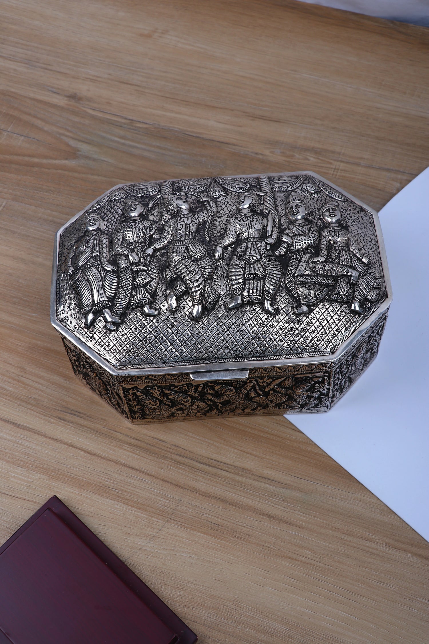 Pure 925 Silver Handcrafted Paan Dan (1630g) for Luxury Decor