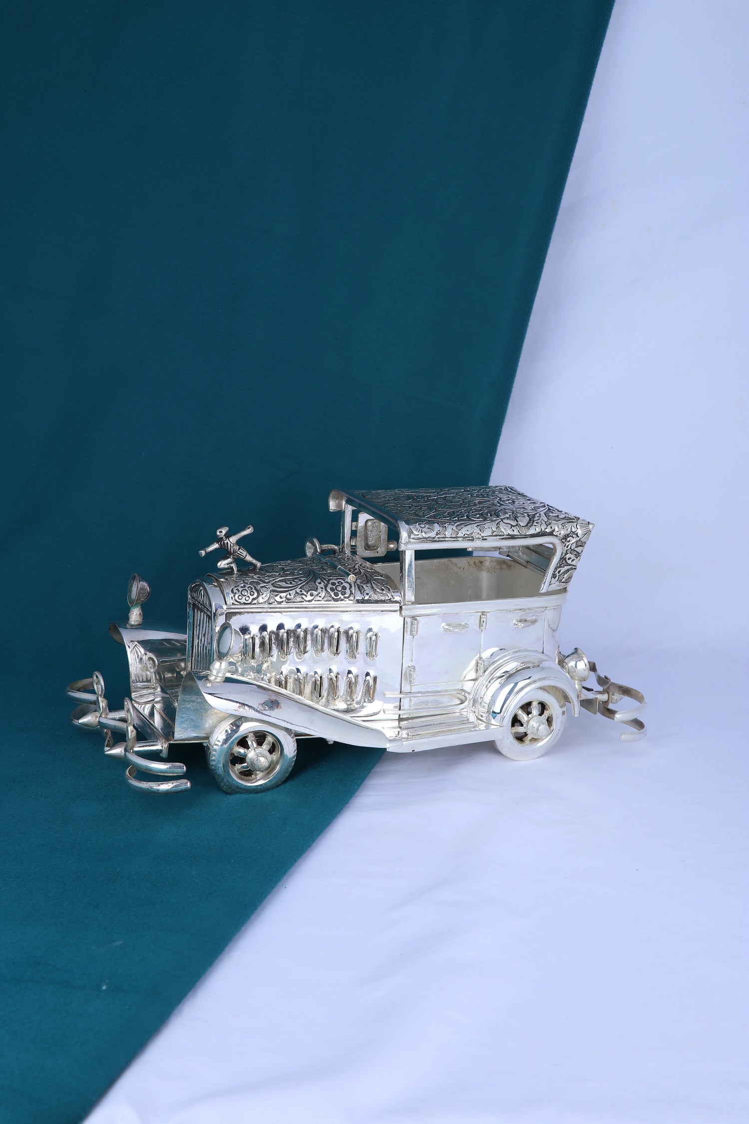 Massive 1954g Silver Decorative Rolls Royce Model for Collectors