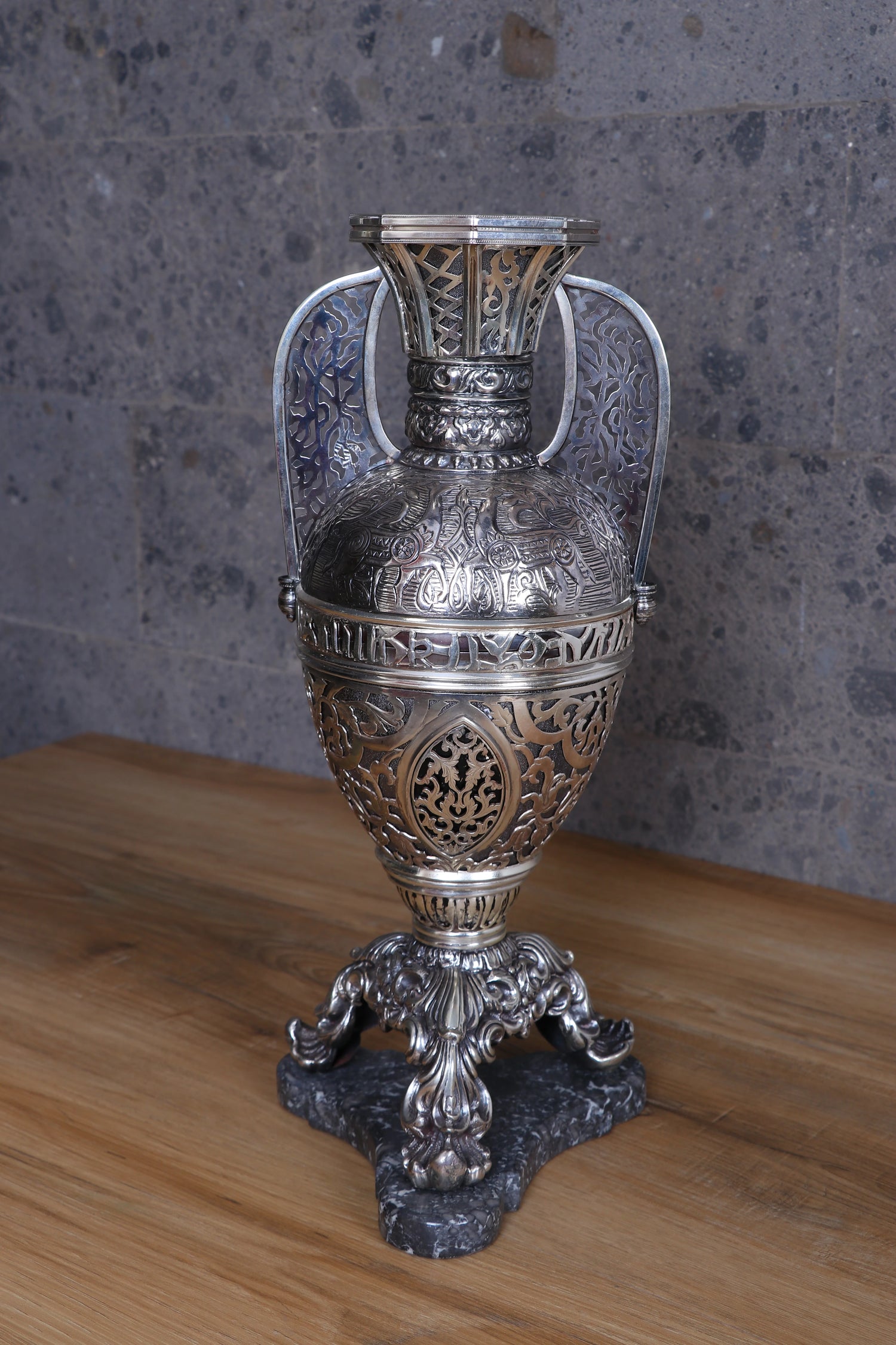 Pure 925 Silver Grand Flower Urn (2553g) for Luxury Decor