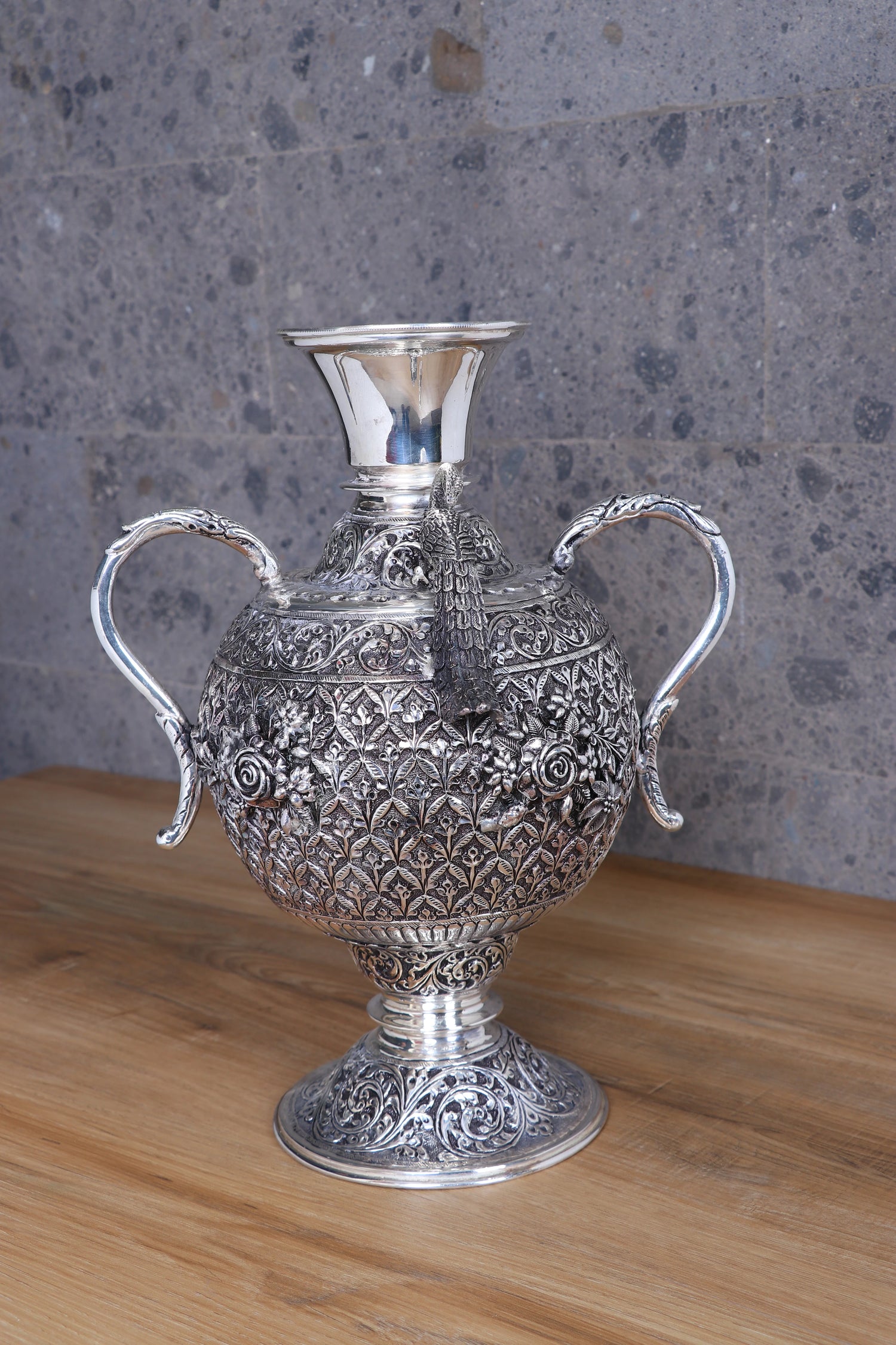 Handcrafted Flower Vase with Parrot Design 2.2 Kg Pure 925 Silver