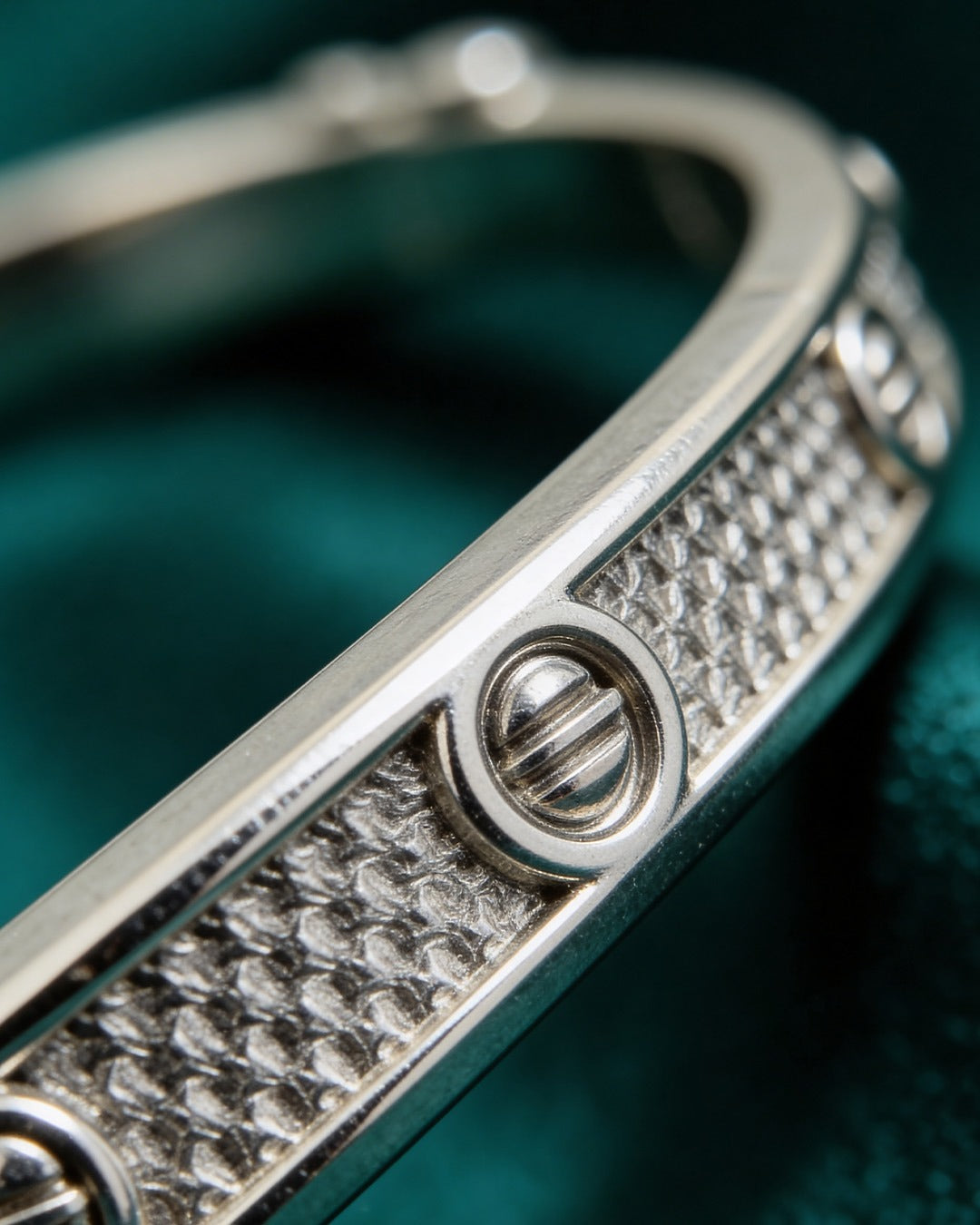 92.5 Pure Silver Textured Screw Motif Bracelet - SJBS-366344